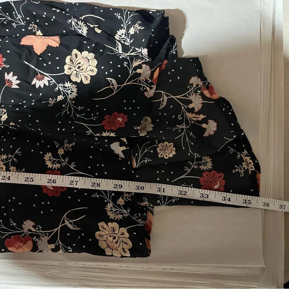 TORRID ~ Bundle of Two Business Casual Tops Floral Boho Lace Super Soft Knits - Picture 8 of 16